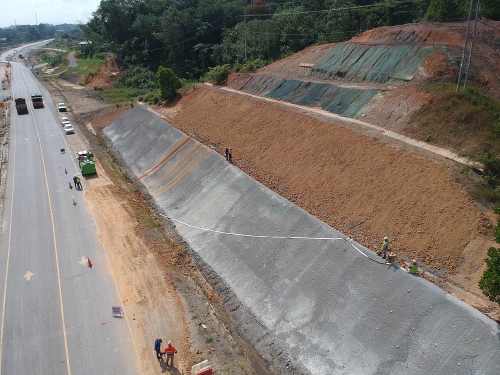 hydroseeding vs hydromulching